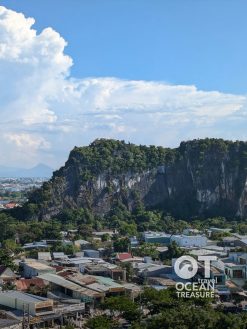 Alternative view of Dịch vụ xe riêng kèm tài xế cho khách quốc tế tự túc