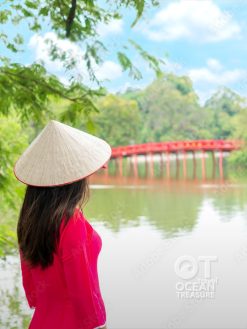 Dịch vụ chụp ảnh áo dài Hà Nội tại Hồ Gươm và phố cổ