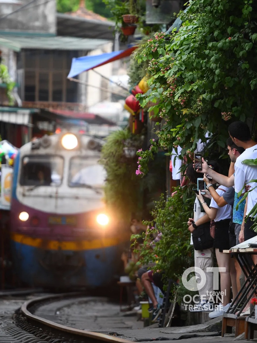 Tour Hà Nội Train Street, cafe culture và phố cổ photo walk - Hà Nội