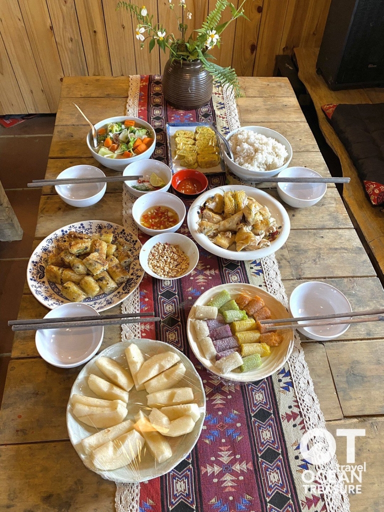 Early Morning in Sapa: Hmong Market and Fireside Life