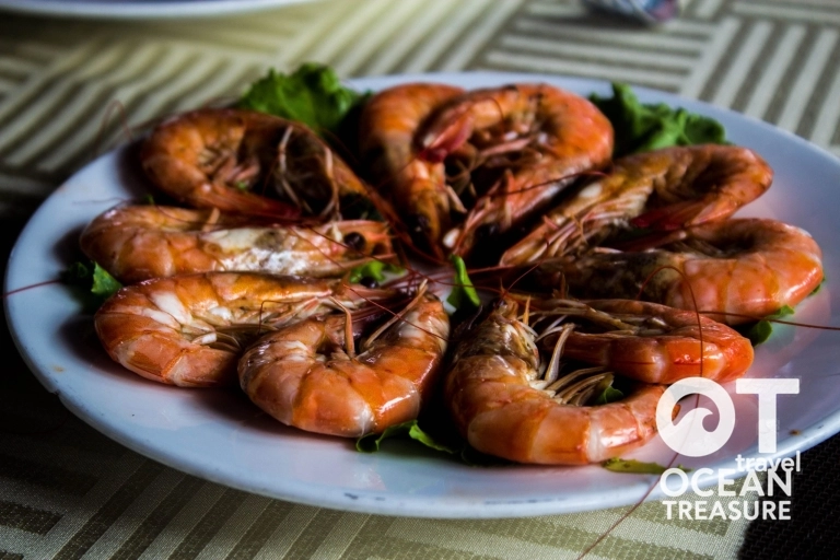 Làng chài Vung Viêng: chèo đò cùng người làng