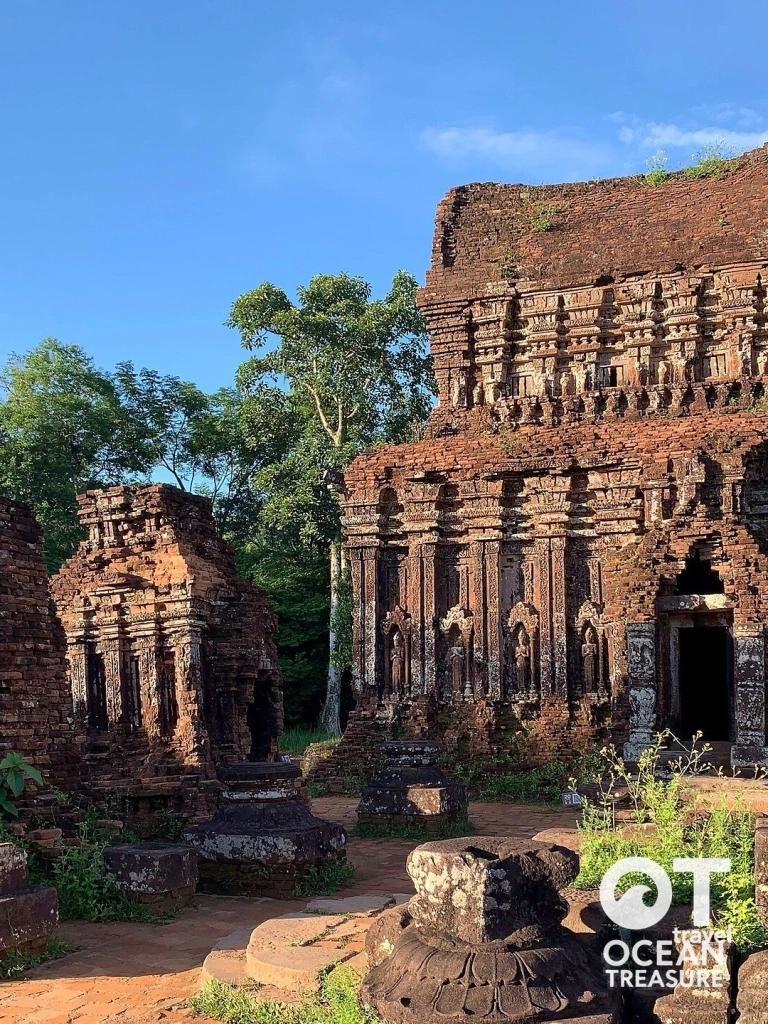 Mỹ Sơn buổi sớm và làng gốm Thanh Hà