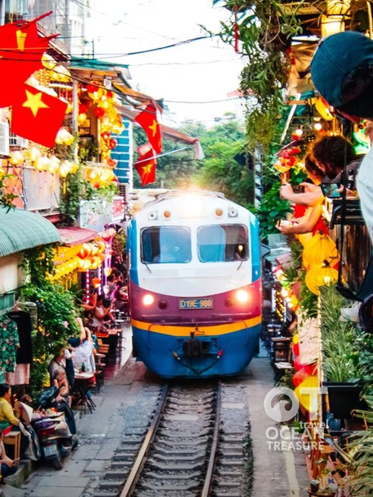 Tour Hà Nội Train Street, cafe culture và phố cổ photo walk - Train Street, cafe culture và phố cổ Hà Nội